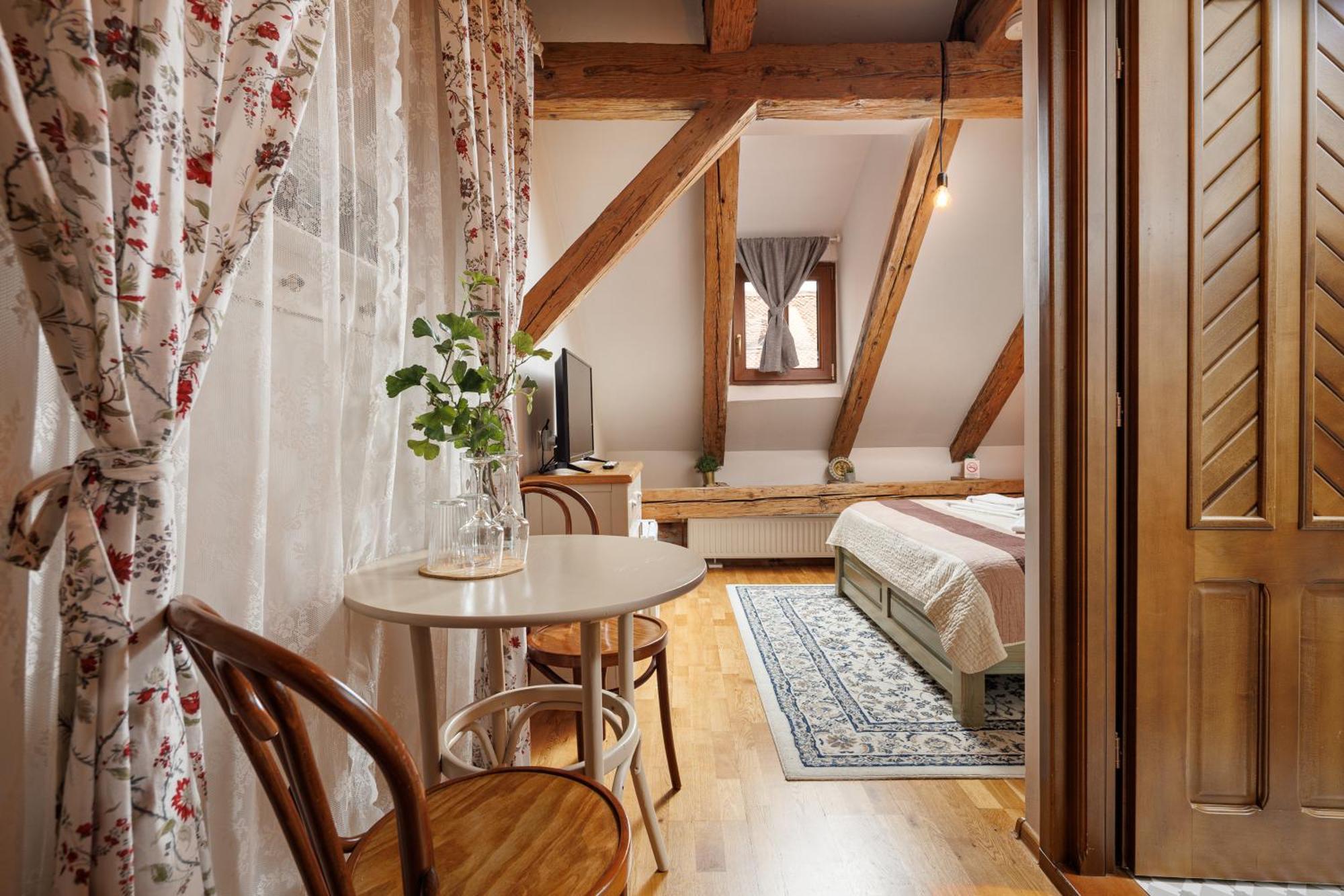 Hotel Wood House Republicii Brașov Exterior foto